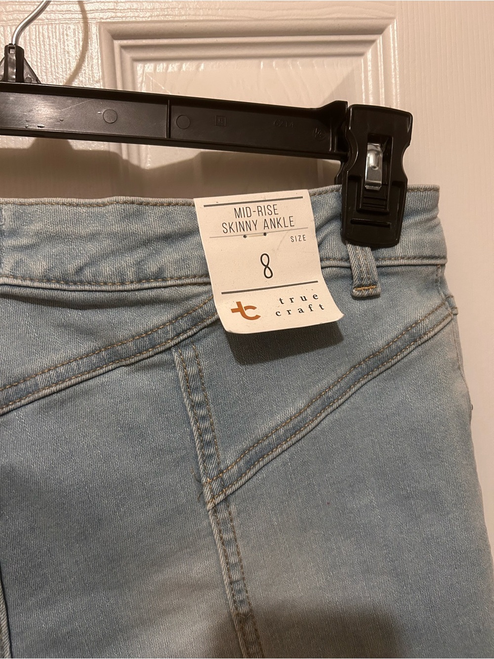 Size 8 NWT True Craft light wash, Mid-Rise Skinny Denim Jeans - Picture 9 of 10